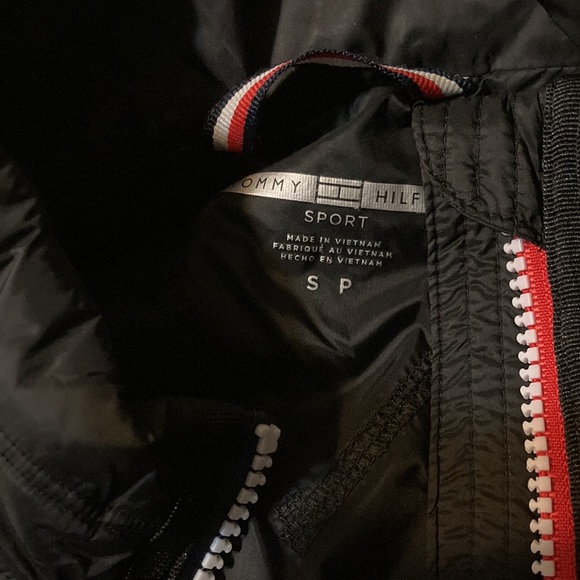 Tommy Hilfiger Puffer Vest - Picture 5 of 7